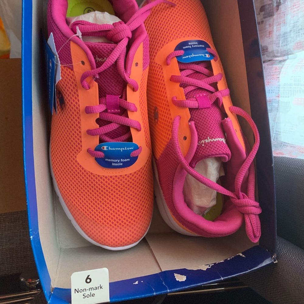 **NEW**CHAMPION SHOES